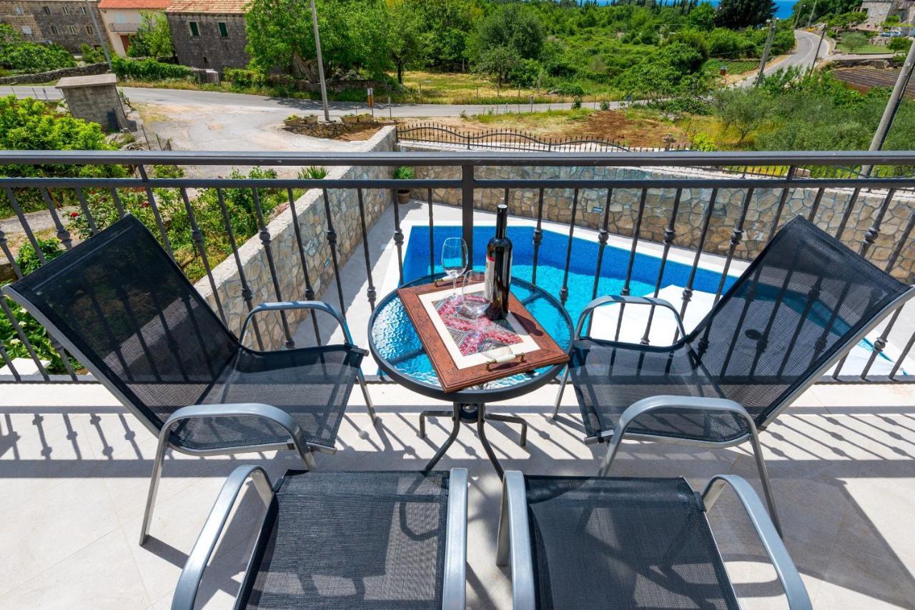 Apartments Villa Kabalero Груда Экстерьер фото