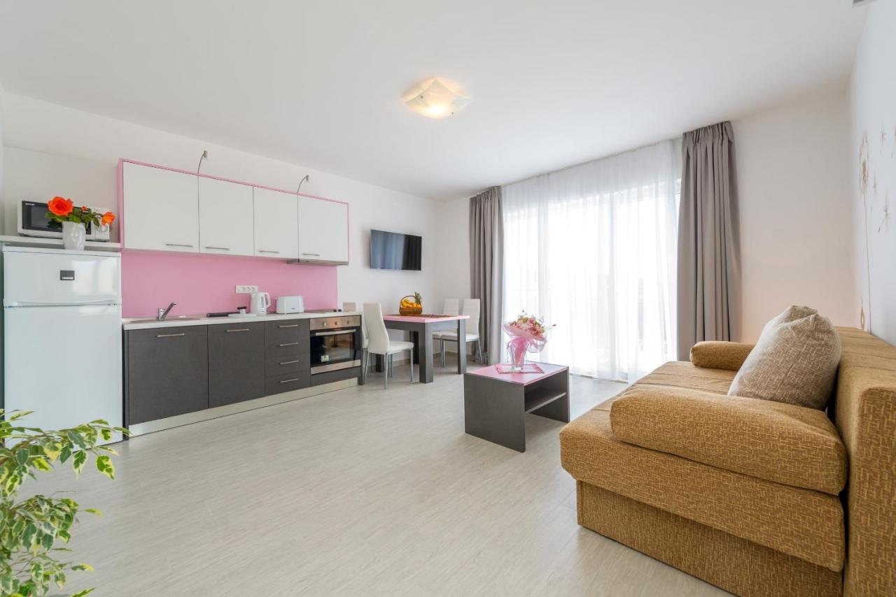 Apartments Villa Kabalero Груда Экстерьер фото
